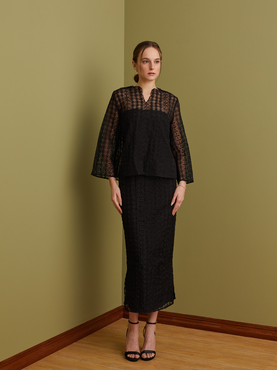 Amara Kurung in Black