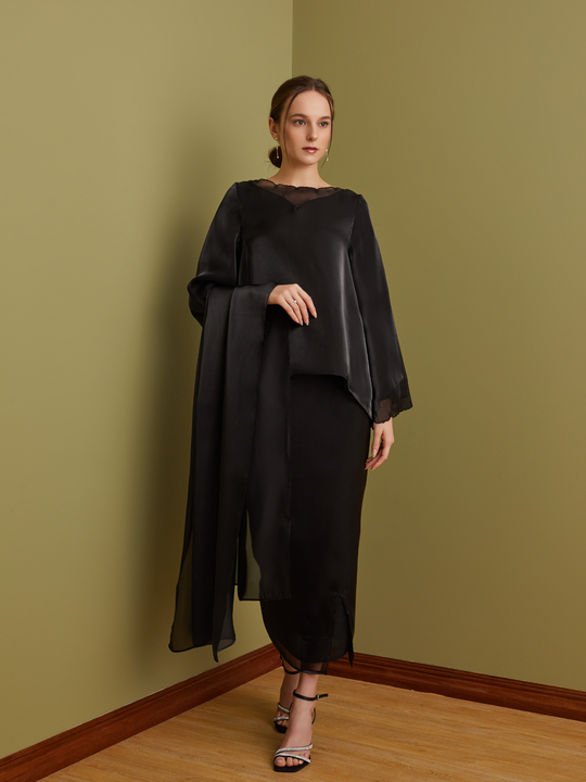 Chanda Kurung in Black