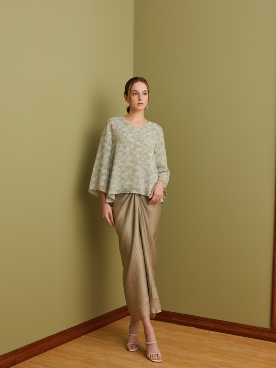 Ally   printed   top   in   Sage