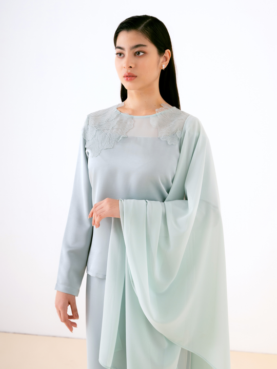 Anya            in             Blue