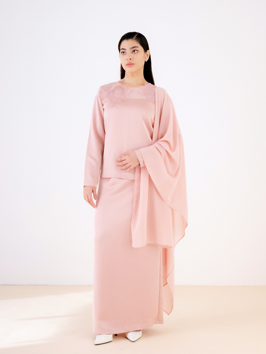 Anya              in                Pink