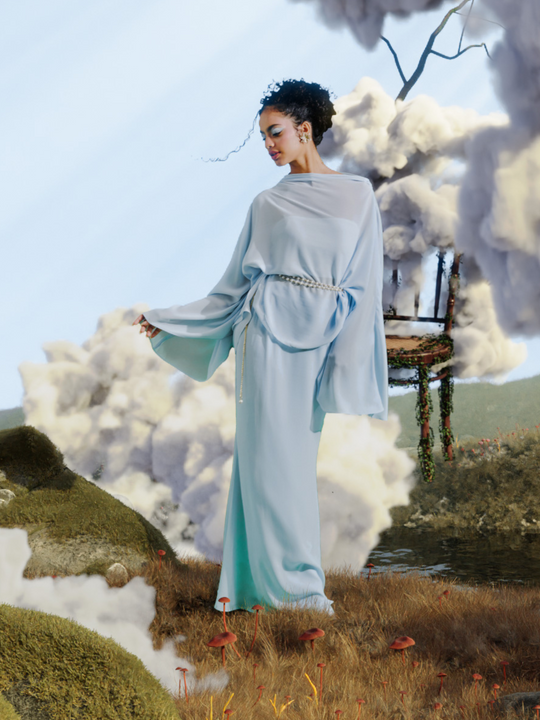 Naia Kurung in Clear Sky