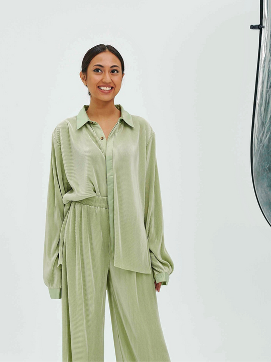 Cloe Pleated Shirt in Pistachio