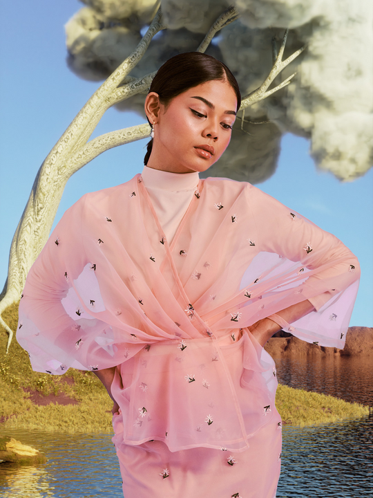 Mekar Top In   Peony