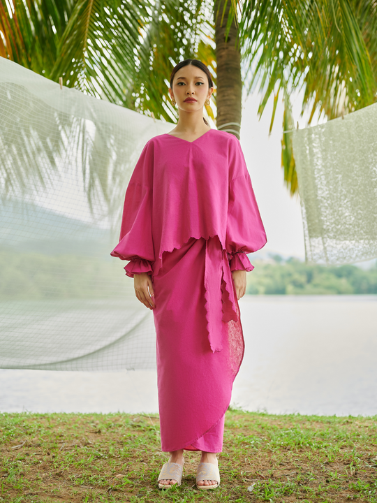 Dayang Linen Top in Rasberry