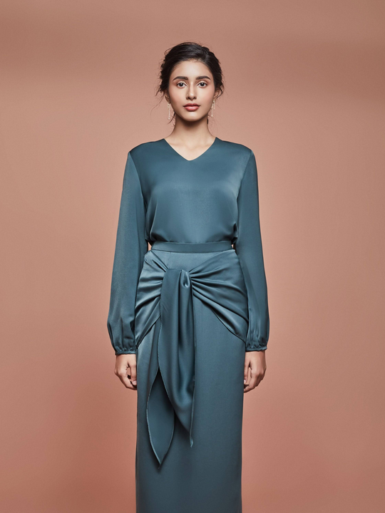 Ameli Kurung Set in Emerald