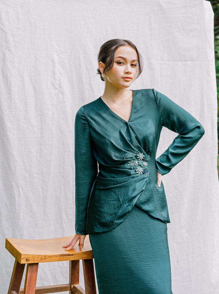 Camillia Kurung in Emerald