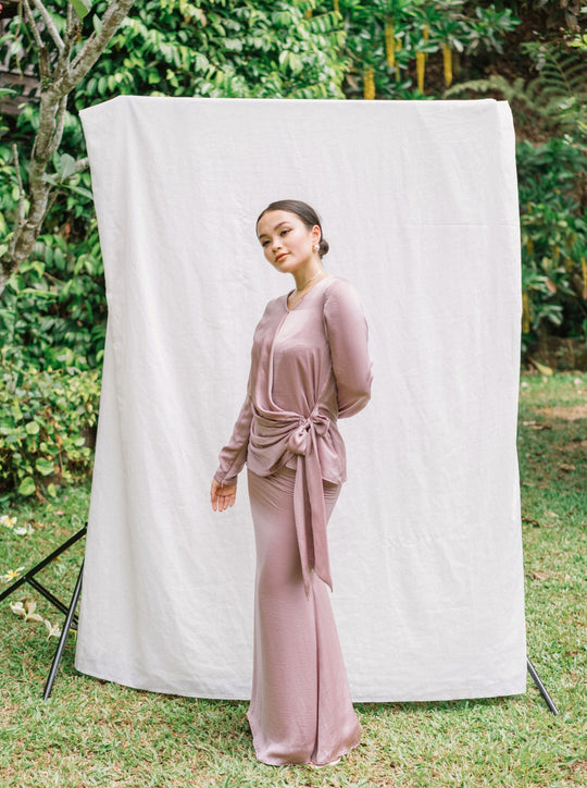 Suri Kurung in Lilac